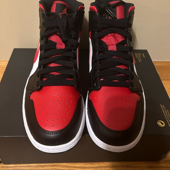 Air Jordan 1 Mid Bred Toe Basketball Sneaker - Picture 2 of 5